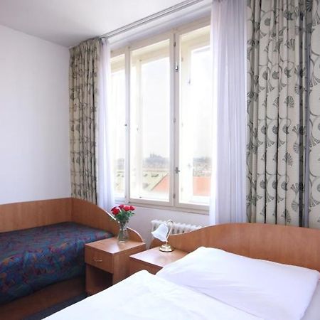 Hotel Legie Bed And Breakfast Prague Exterior photo