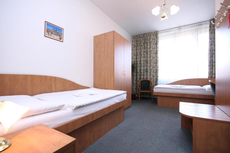 Hotel Legie Bed And Breakfast Prague Exterior photo